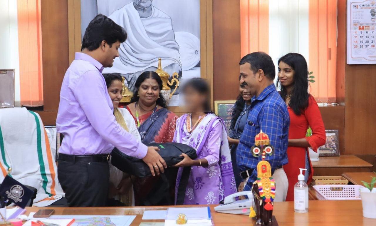 Collector Krishna Teja all praise for young dancer's charity works