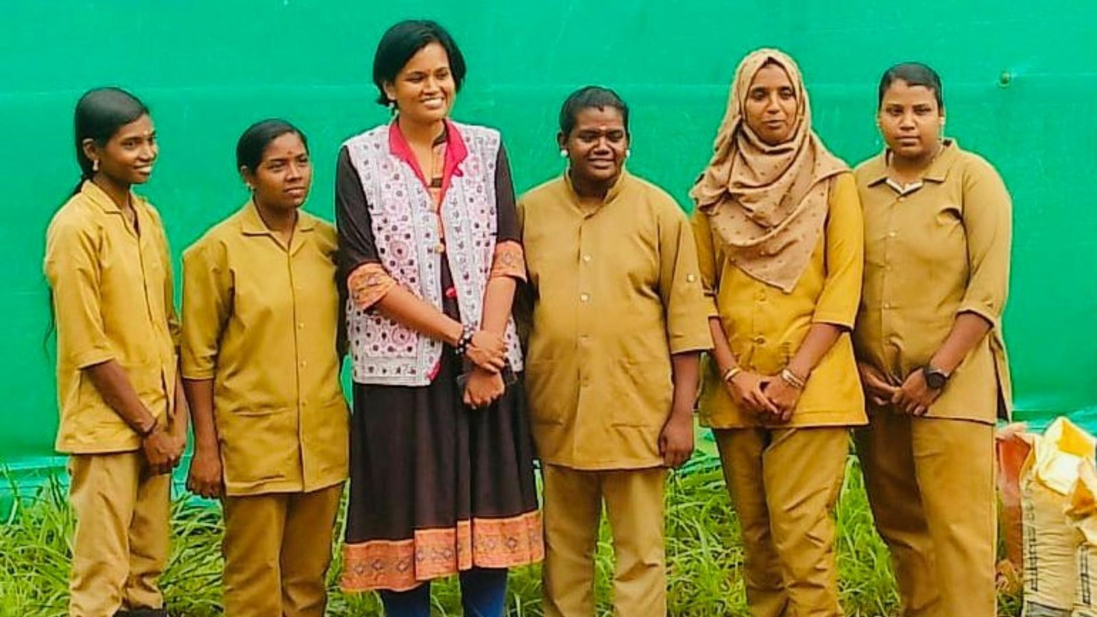 The five newly recruited women zookeepers with Puthur zoological park director R Kirthi.