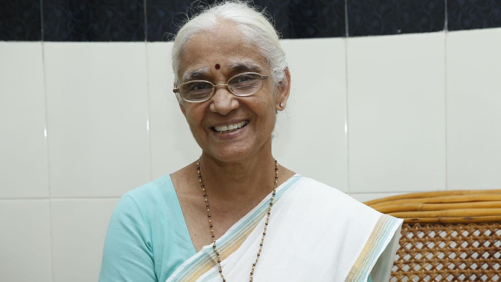 Dr Santha Wariyar
